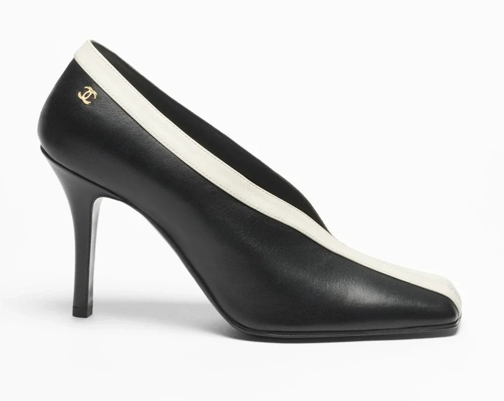 Chanel 26S Blazy Black Ivory White Lambskin Leather CC Gold Square Heel Pump 38